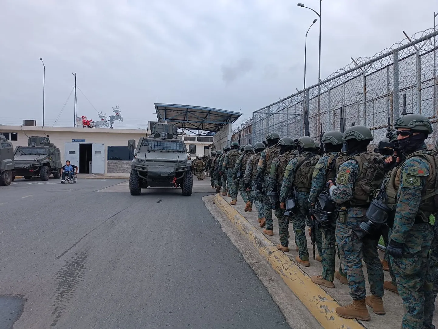Ecuadoris kuulutati välja eriolukord.