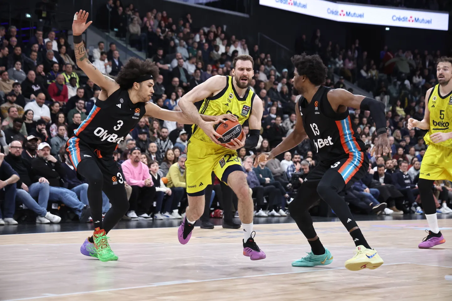 Fenerbahce resultatiivseim oli Marko Guduric (keskel).