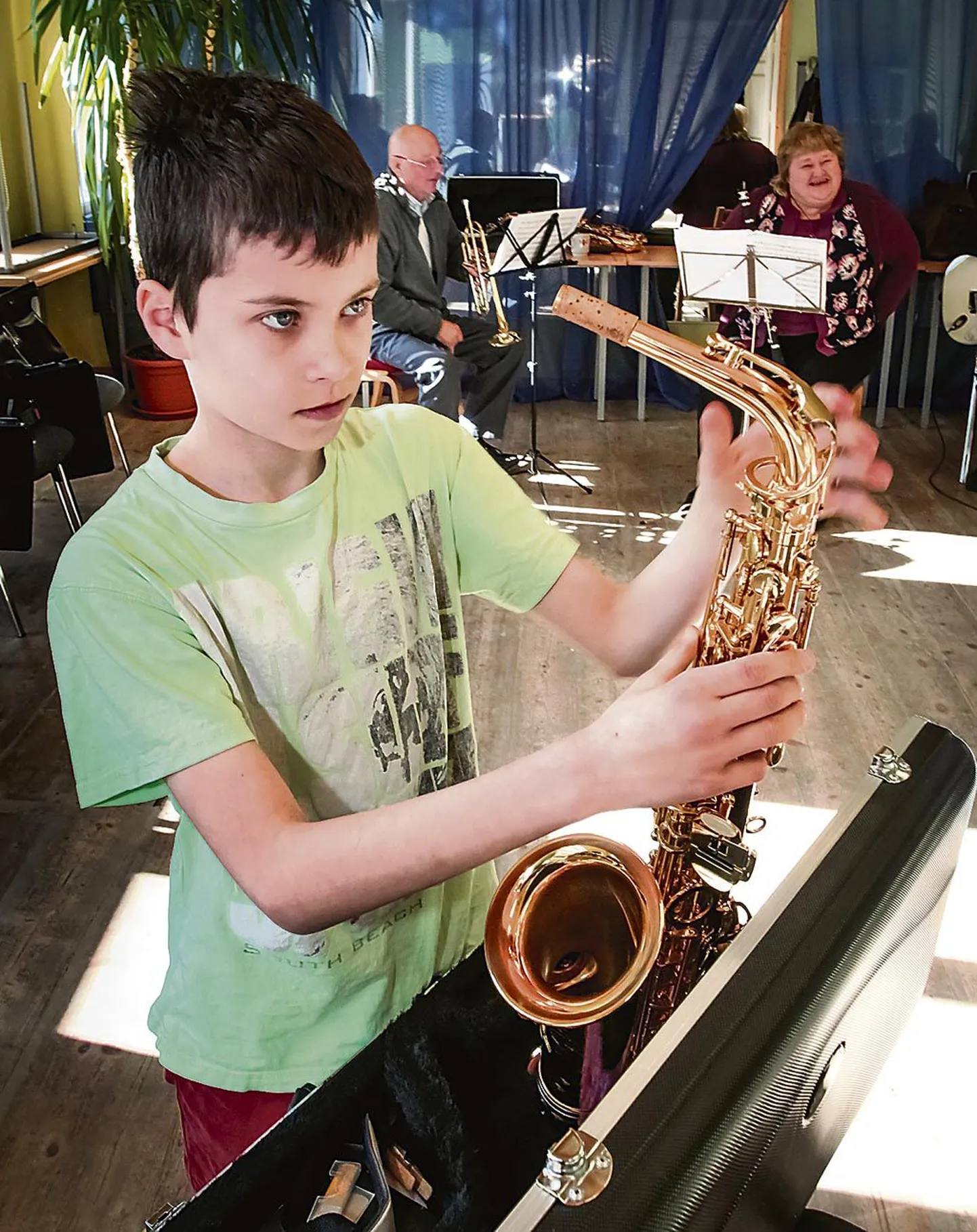 Kümneaastane Markus Timofejev hakkas sügisel saksofonimängu õppima.