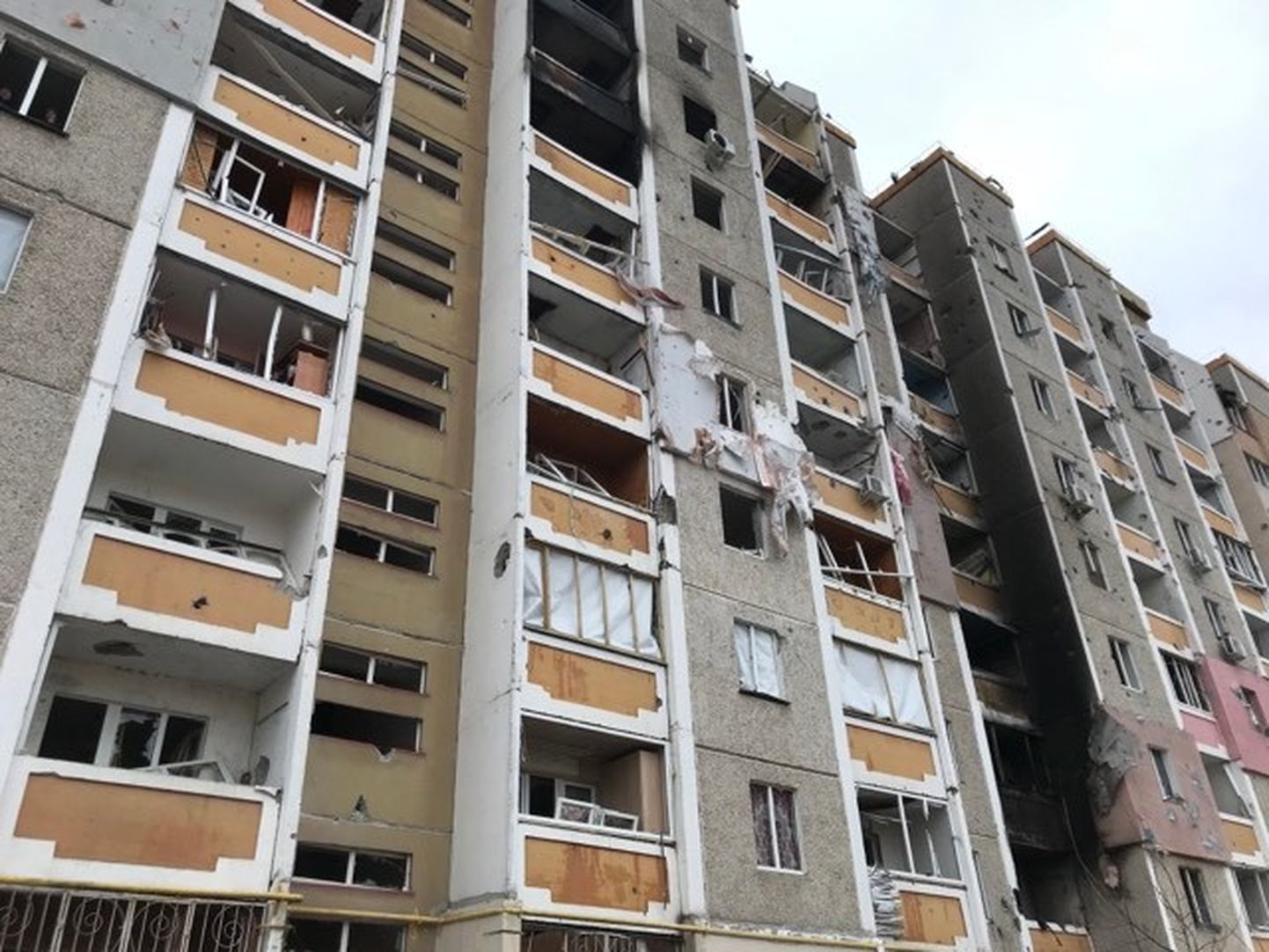 Põhja-Ukrainas Tšernihivis asuv elumaja pärast Vene vägede raketirünnakut.