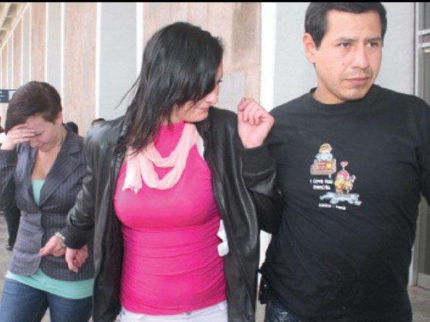 В октябре 2013 года в Перу за попытку провезти крупную партию наркотиков были задержаны 19-летняя Аннели Колк и 22-летняя Анне-Маарья Гросс.