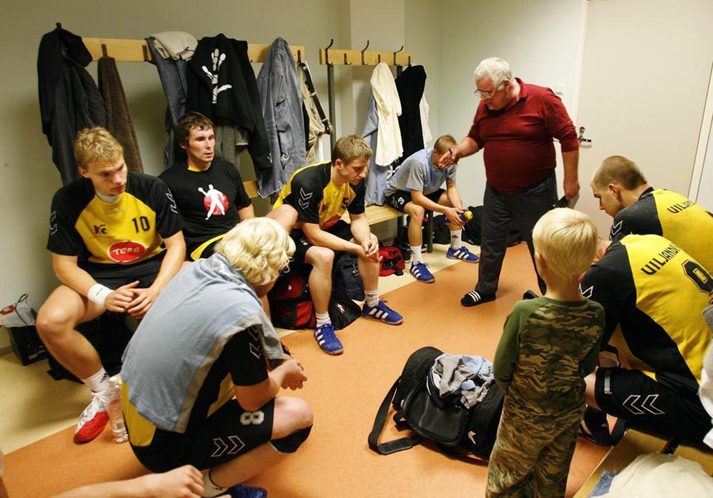 Viljandi HC käsipallimeeskond alistas kolmapäeval Eesti meistrivõistluste veerandfinaalseeria teises vastasseisus Aruküla.