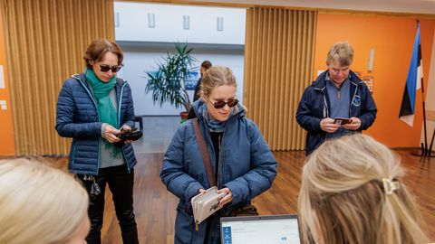 VIDEO JA GALERII ⟩ Esmavalija lubas teinekordki valimisjaoskonda oma häält tulla andma