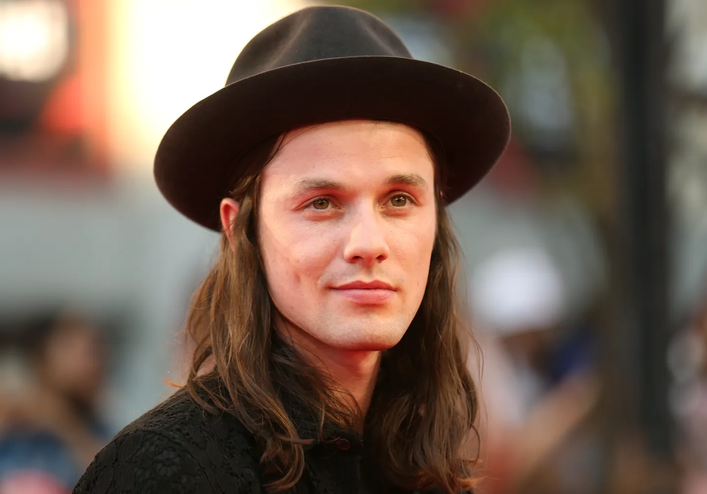 Laulja James Bay 2016.