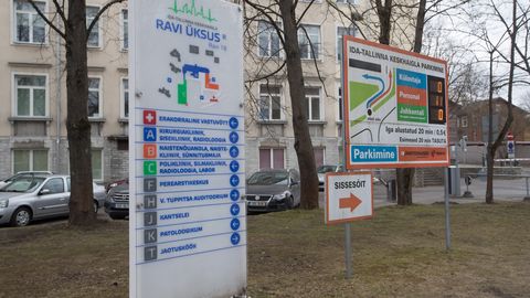 Hoolimata viitadest on tänavu juba kaks sünnitajat jäänud hätta õige ukse leidmisel. Hoolimata viitadest on tänavu juba kaks sünnitajat jäänud hätta õige ukse leidmisel.