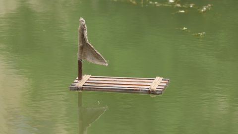 Latvijā no Baltkrievijas mēģina nogādāt plostu ar kontrabandas cigaretēm