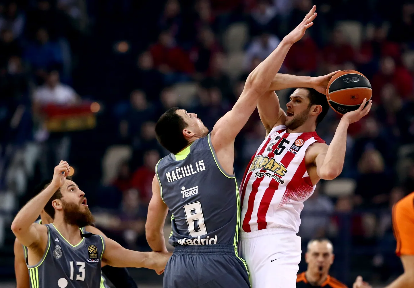Kostas Papanikolaou (paremal).