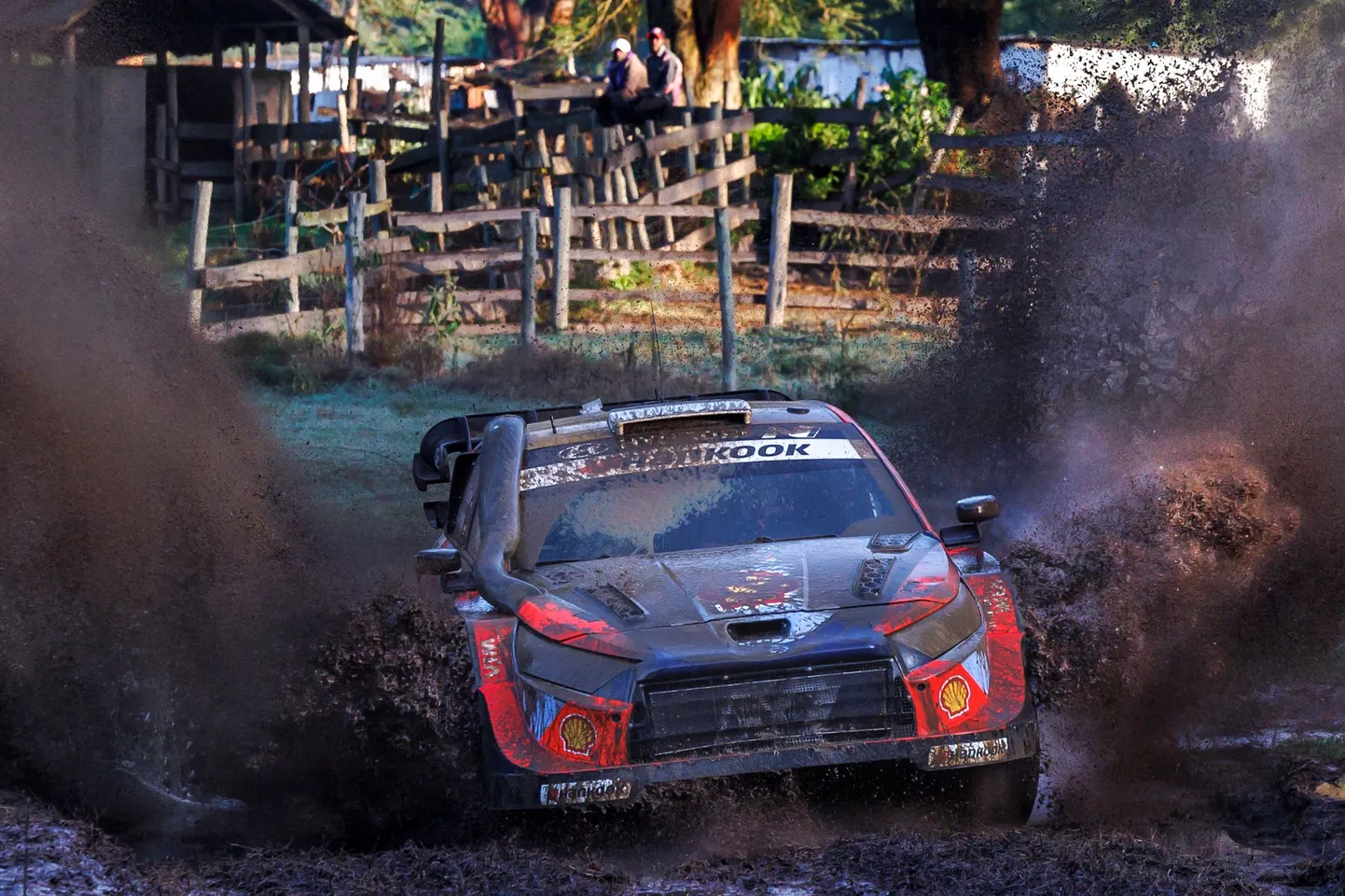 Ott Tänak ja Martin Järveoja said Keenia ralli karmides oludes hästi hakkama.