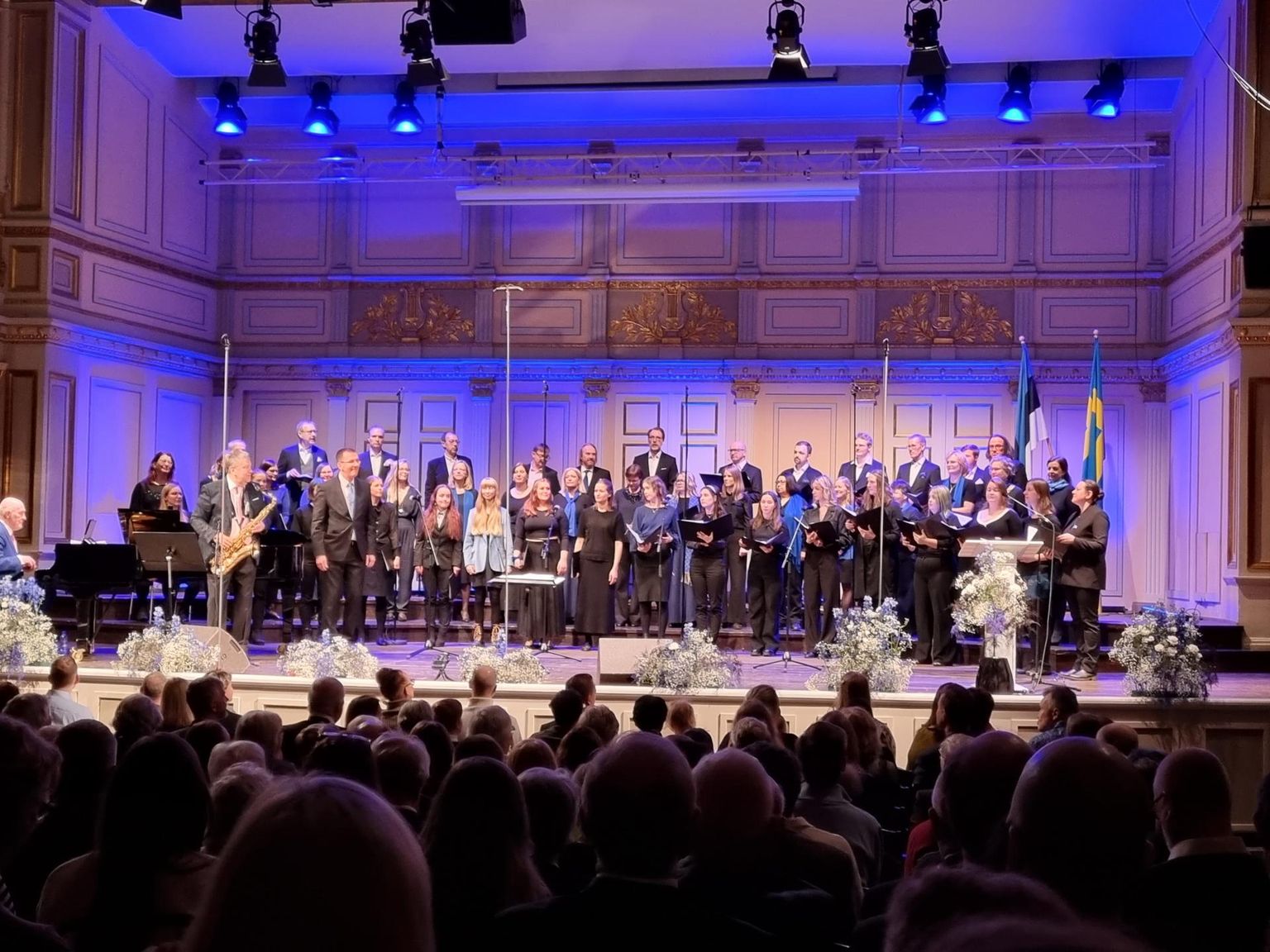 Rootsi Eestlaste Liidu poolt korraldatud Eesti Vabariigi 104. aastapäeva kontsertaktus Stockholmi Musikaliska kontserdisaalis.