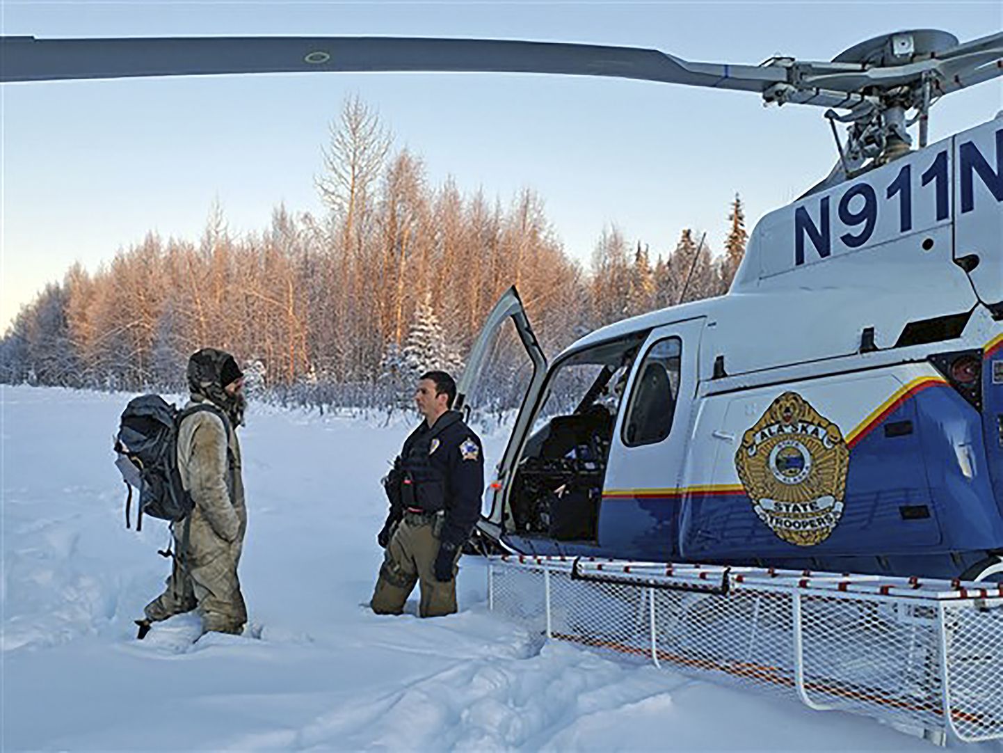 Alaska päästekopteri juht rääkimas päästetud Tyson Steele'iga