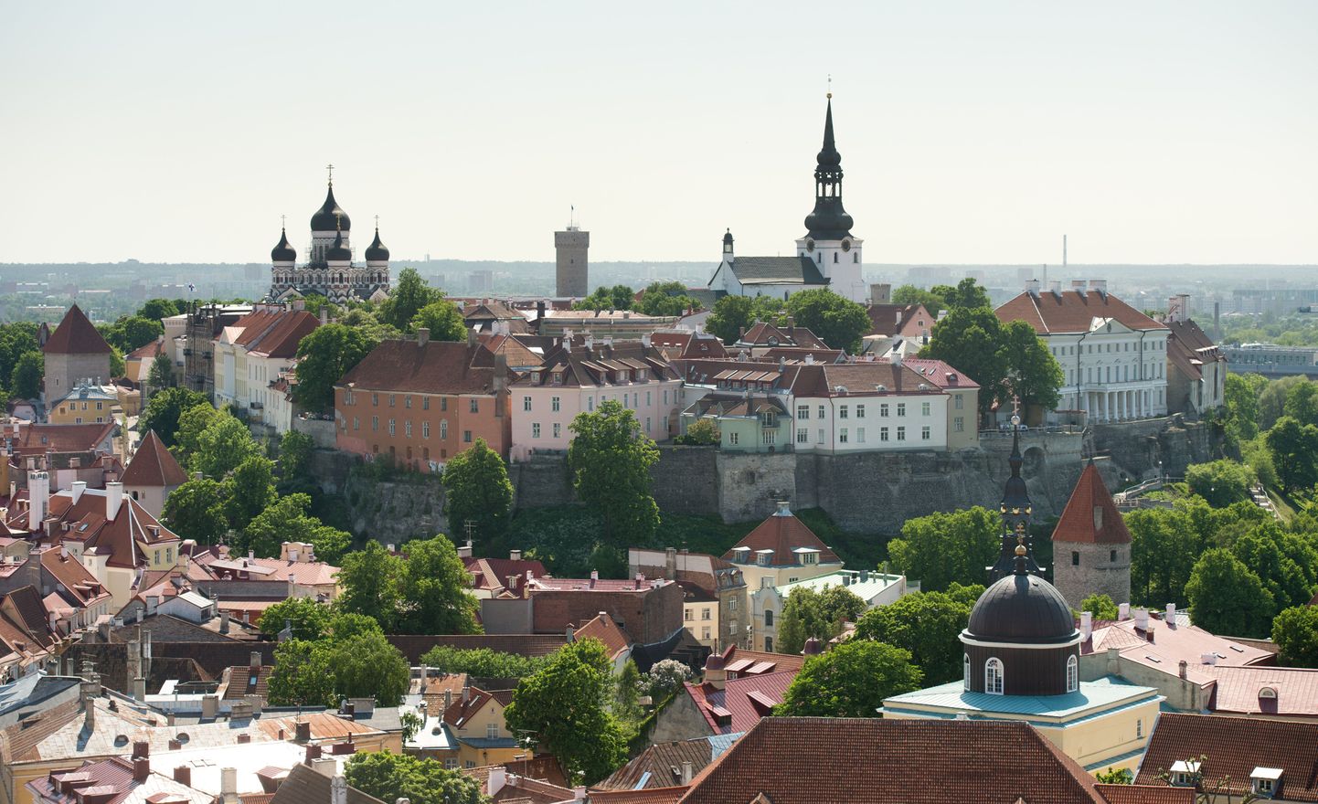 Tallinna südalinn. Pildil Oleviste kiriku tornist. Toompea.