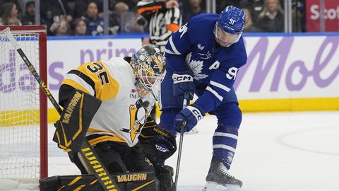 "Penguins" bez Šilova piekāpjas "Maple Leafs"