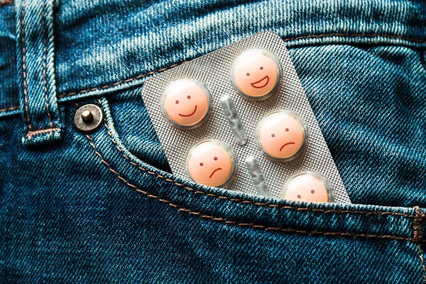 Pärast esimesi nädalaid, mil organism harjub ravimiga, peaks regulaarne antidepressantide võtmine enesetunnet üha parandama.