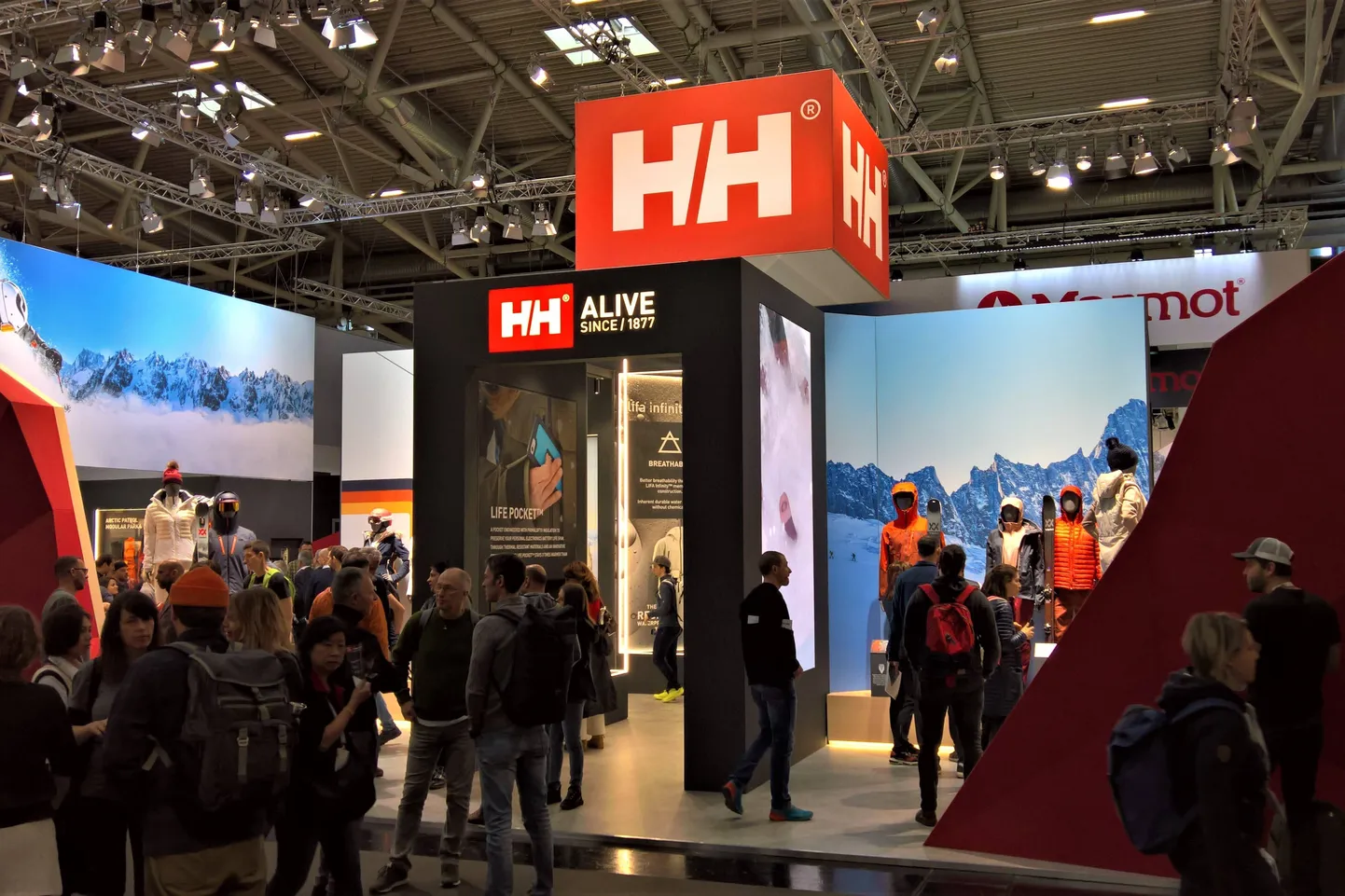 Helly Hansen.