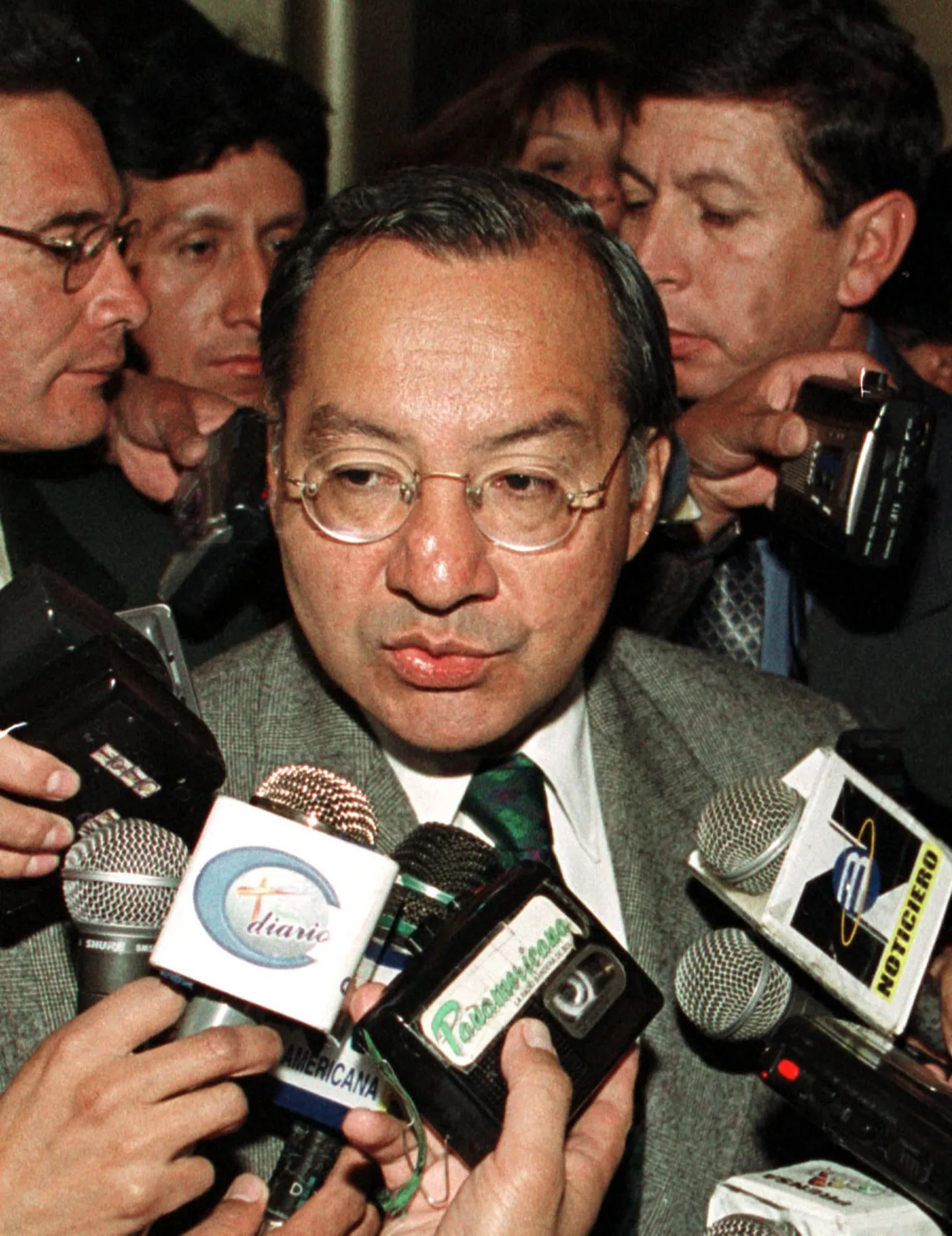 Kuuba kasuks spioneerimise eest vangi mõistetud Victor Manuel Rocha 2001. aastal USA suursaadikuna Boliivias.