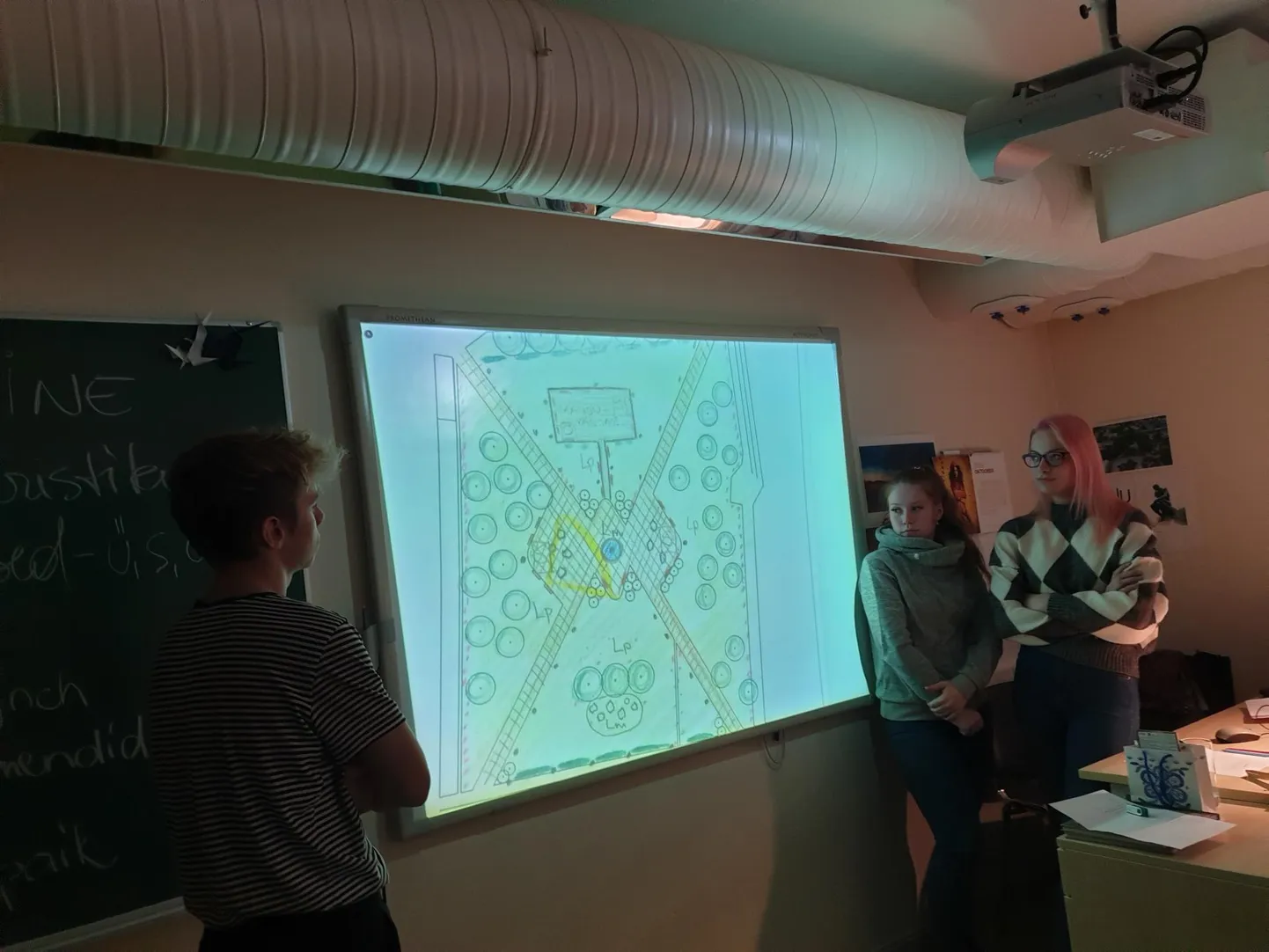 Et Siinmaa pargist kujuneks külastajatele meeldiv kohtumispaik, peavad õpilased oluliseks sinna paigutada rohkem valgusteid, vestlusalasid ja istumiskohti, mille lähedal asuvad prügikastid, et kogu park püsiks puhtana.