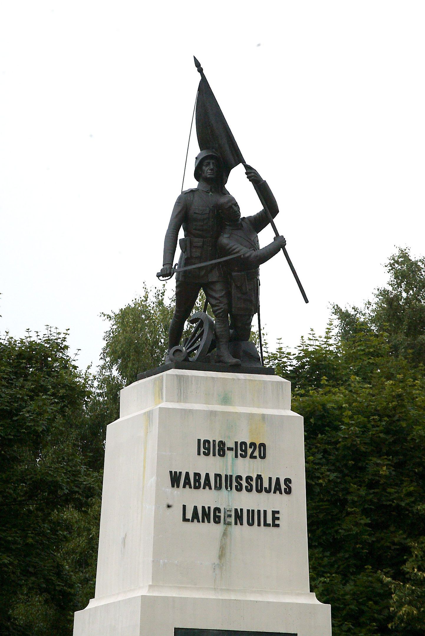 Vabadussõjas langenutele püstitatud mälestusmärk Rakveres.