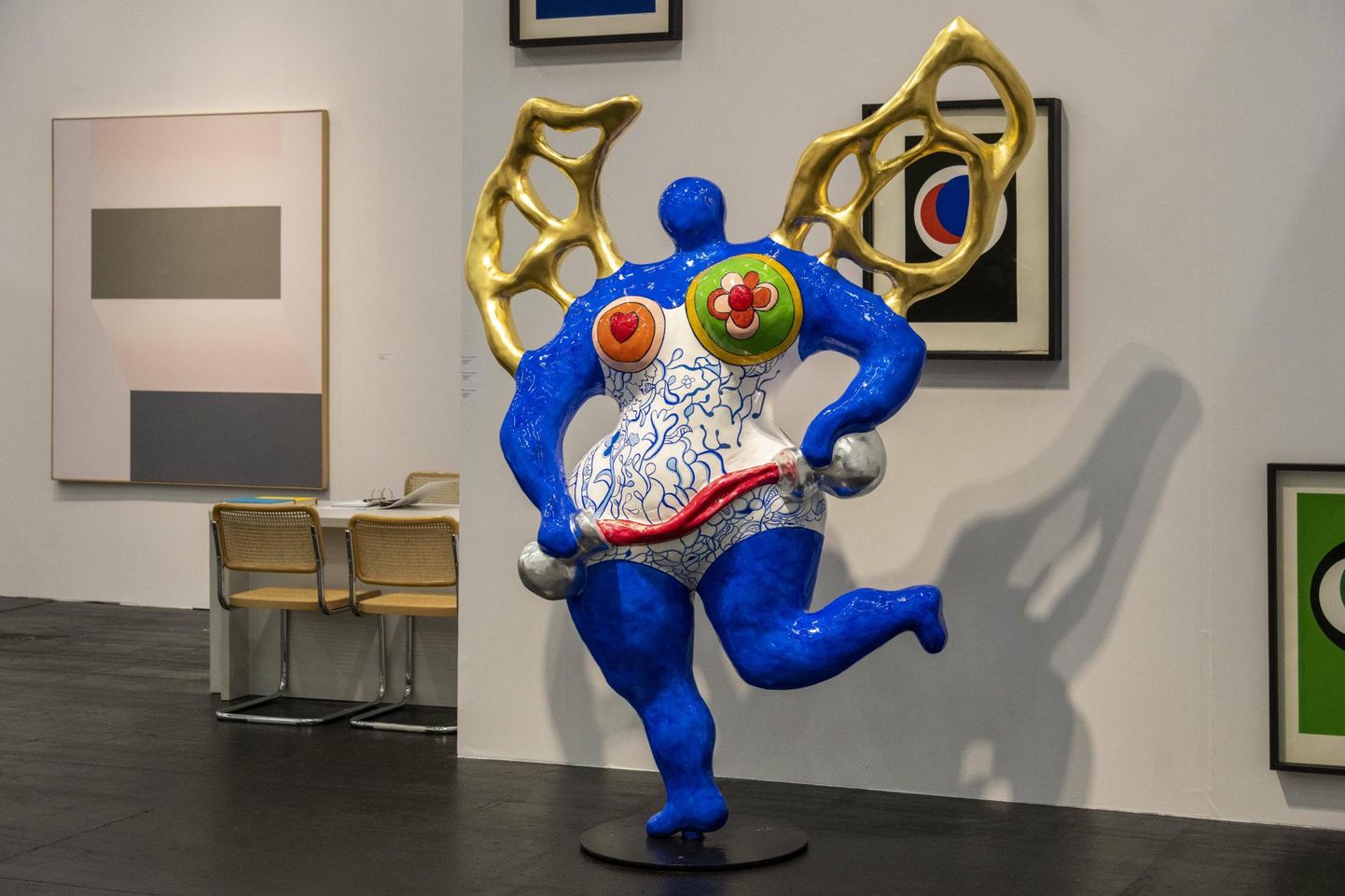 Niki de Saint Phalle’i Tarot’ skulptuuriaeda kuuluv Nana.