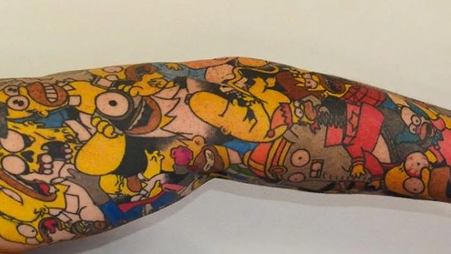 «Simpsonite» fänni Homeri tätoveeringud