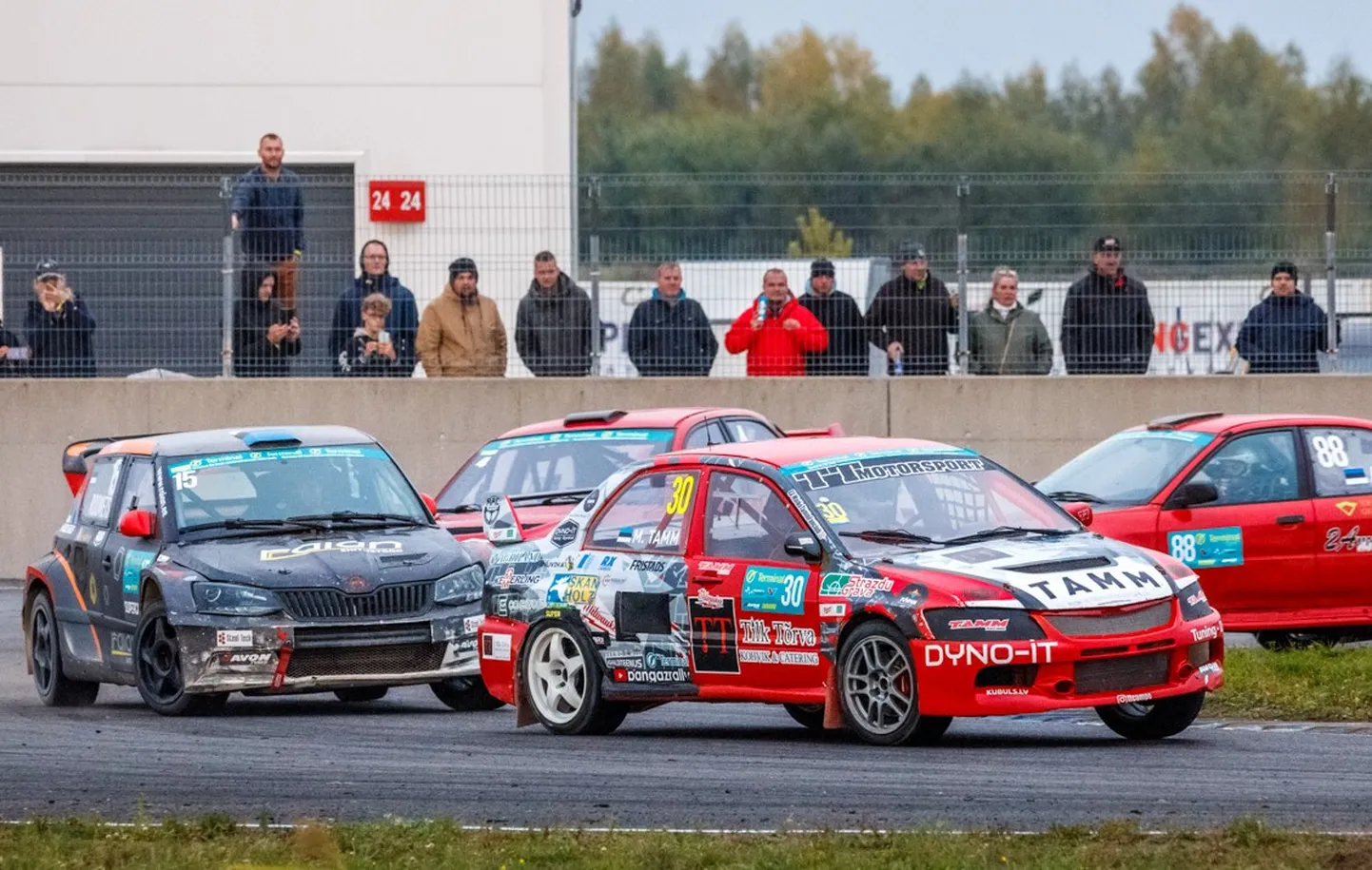 Майко Тамм (на переднем плане) стал чемпионом Эстонии  в классе SuperCar.