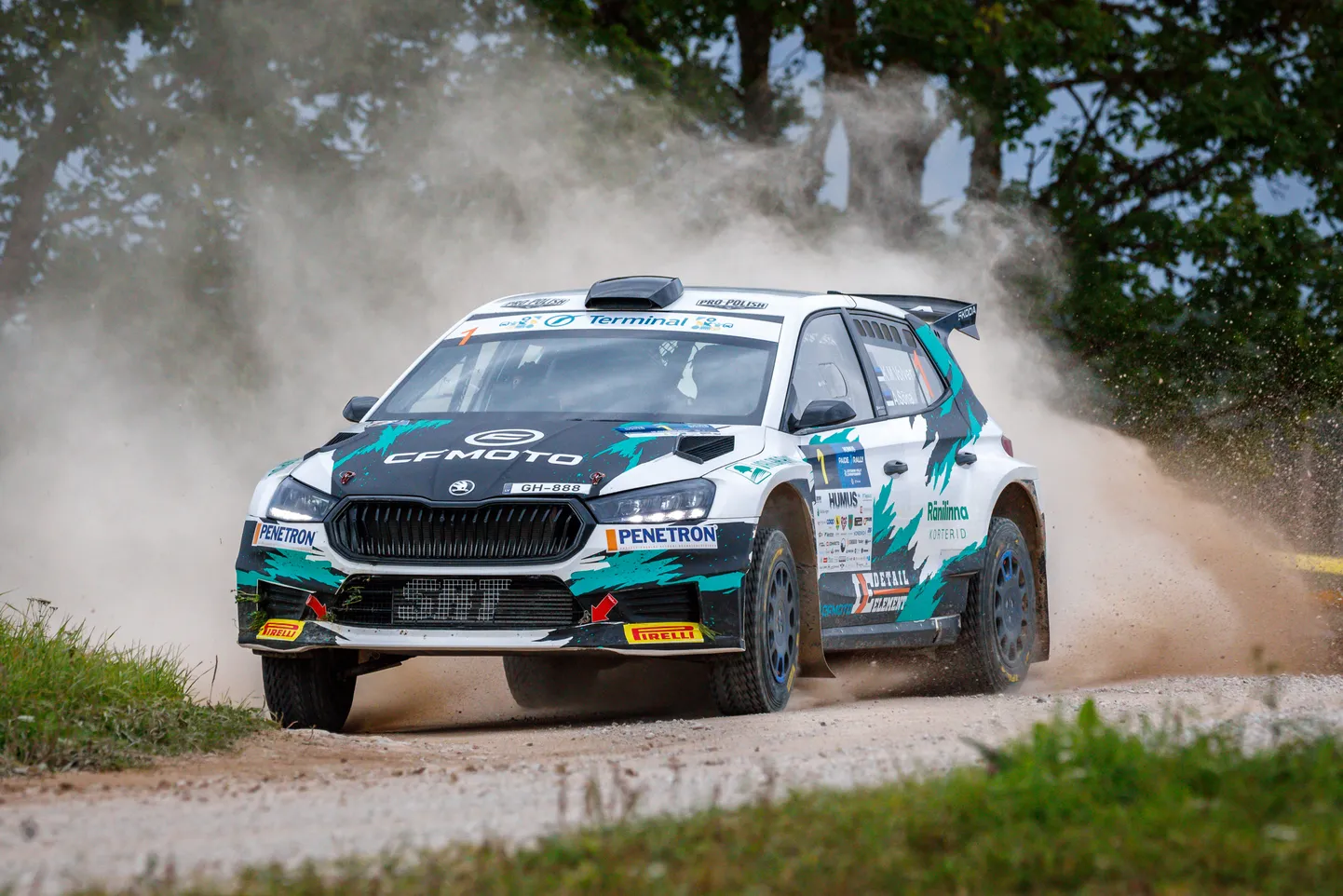 59. Saaremaa Rallyle registreerus 161 võistluspaari. Pika stardirivi ...