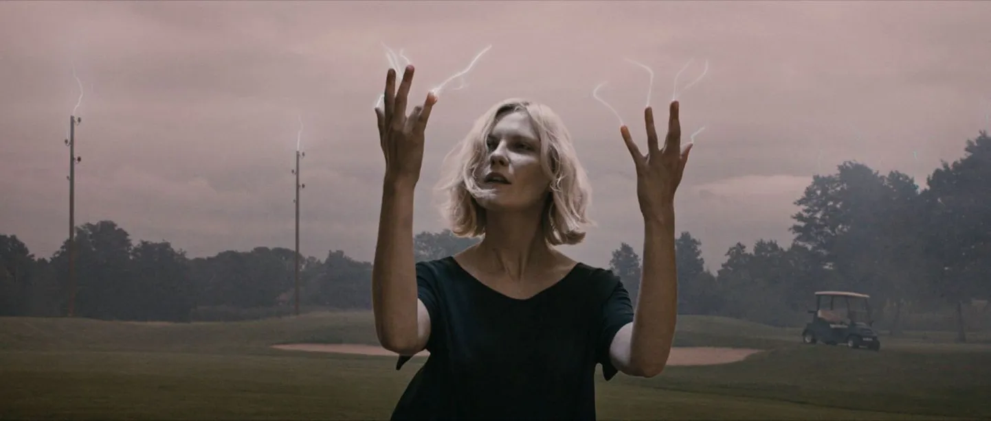 Kirsten Dunst filmis "Melanhoolia".