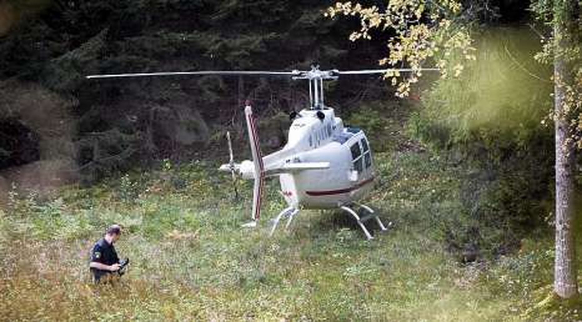Raharöövlid kasutasid transpordivahendina kopterit Bell 206 JetRanger, mis hiljem maha jäeti.
