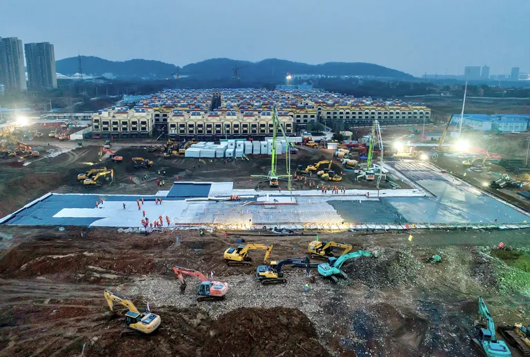 Hiina Hubei provintsi Wuhani Huoshenshani haigla ehitamine