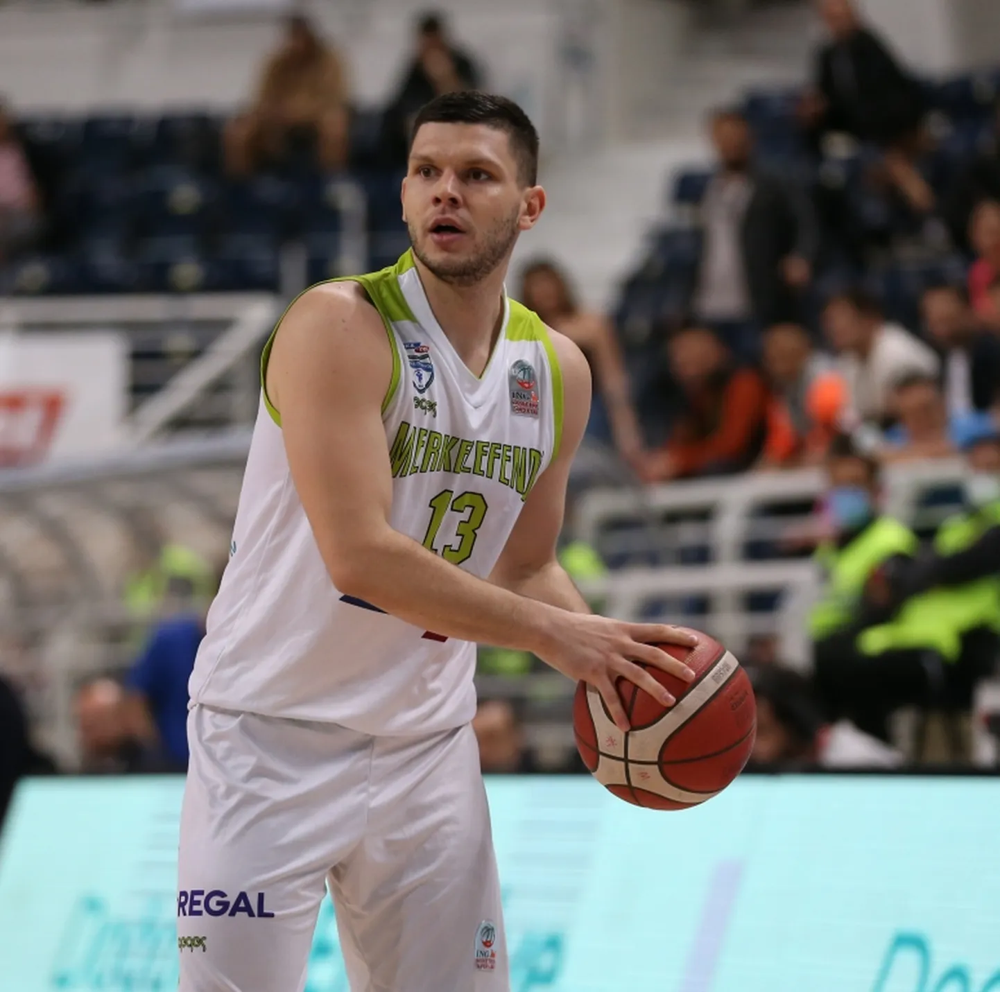Latvijas basketbolists Rihards Lomažs