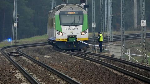 СМИ: под Варшавой повреждены железнодорожные рельсы