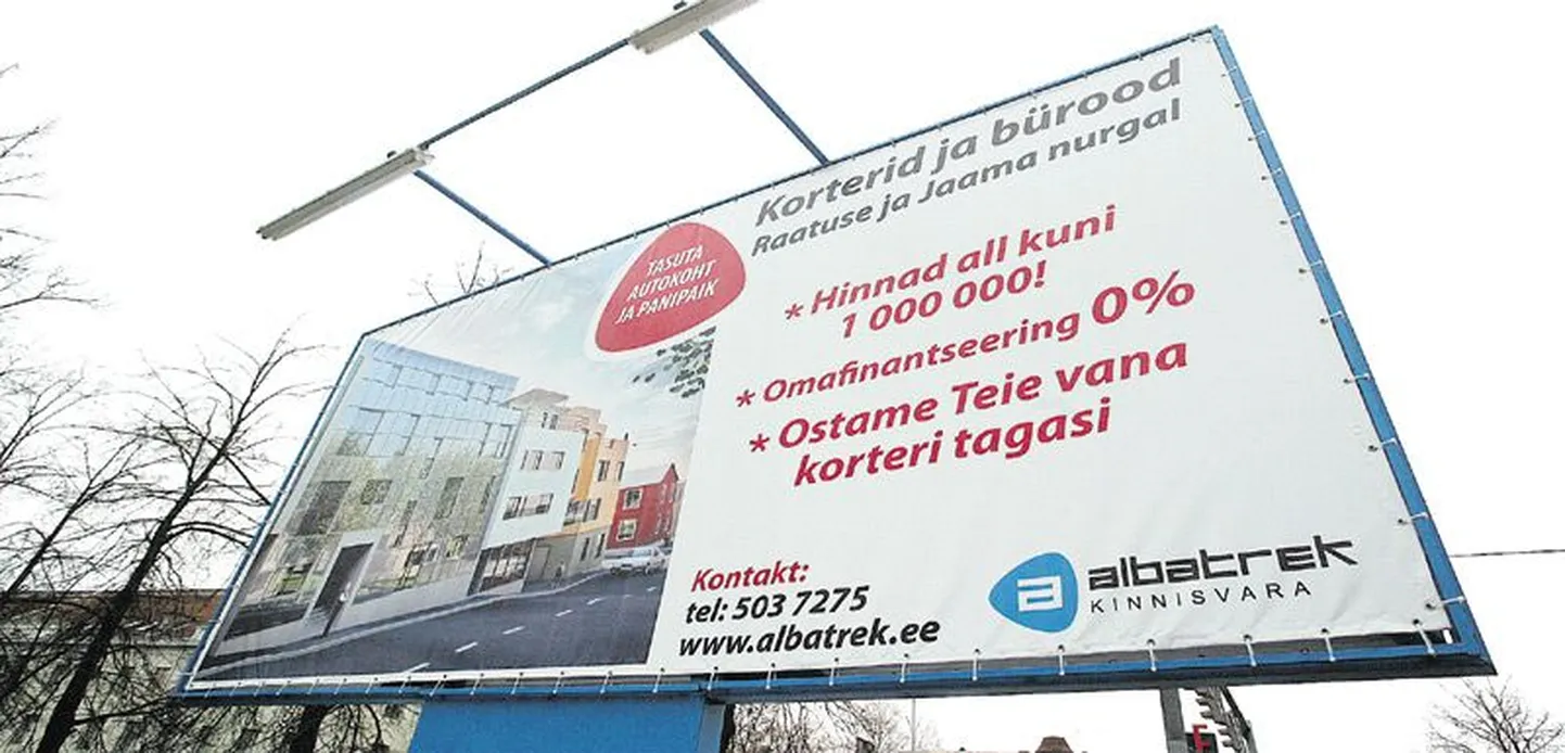 Kinnisvaraarendaja Albatrek müüb oma Jaama ja Raatuse tänava nurgal asuvasse majja kortereid kuni miljon krooni odavamalt ning pakub lisaks hulga muid ahvatlevaid soodustusi. Mis tunne on sellist kuulutust vaadata inimesel, kes ostis endale korteri kinnisvaramulli kõrghetkel?