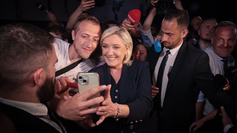Во Франции завершилось голосование: по результатам экзит-полов, ультраправые лидируют, набирая 34% голосов