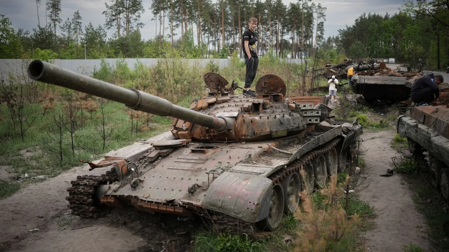 С начала войны в Украине Россия, по некоторым подсчетам, потеряла уже более 700 танков