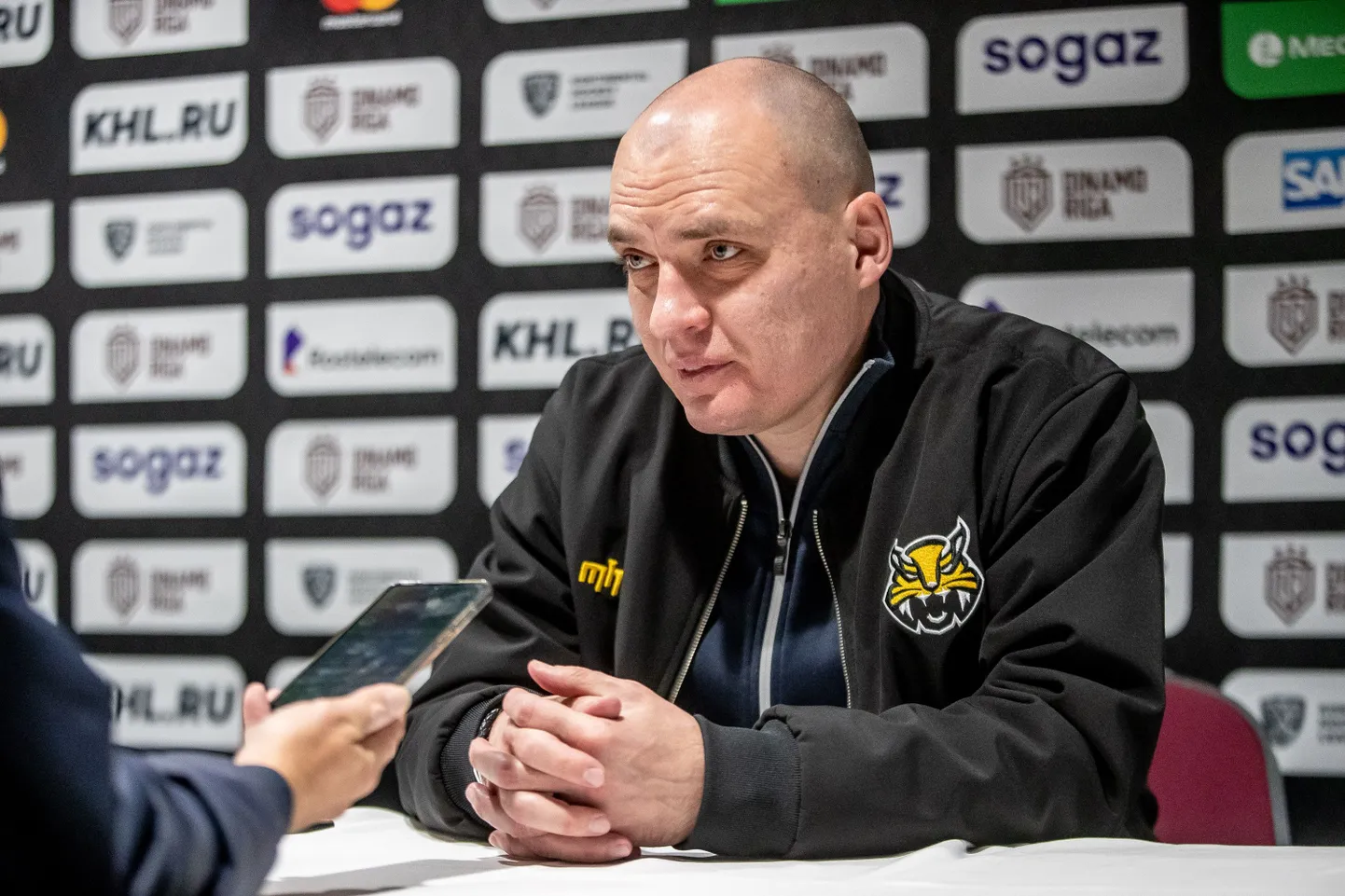 Robert Rooba juhendaja, Tšerepovetsi Severstali peatreener Andrei Razin.