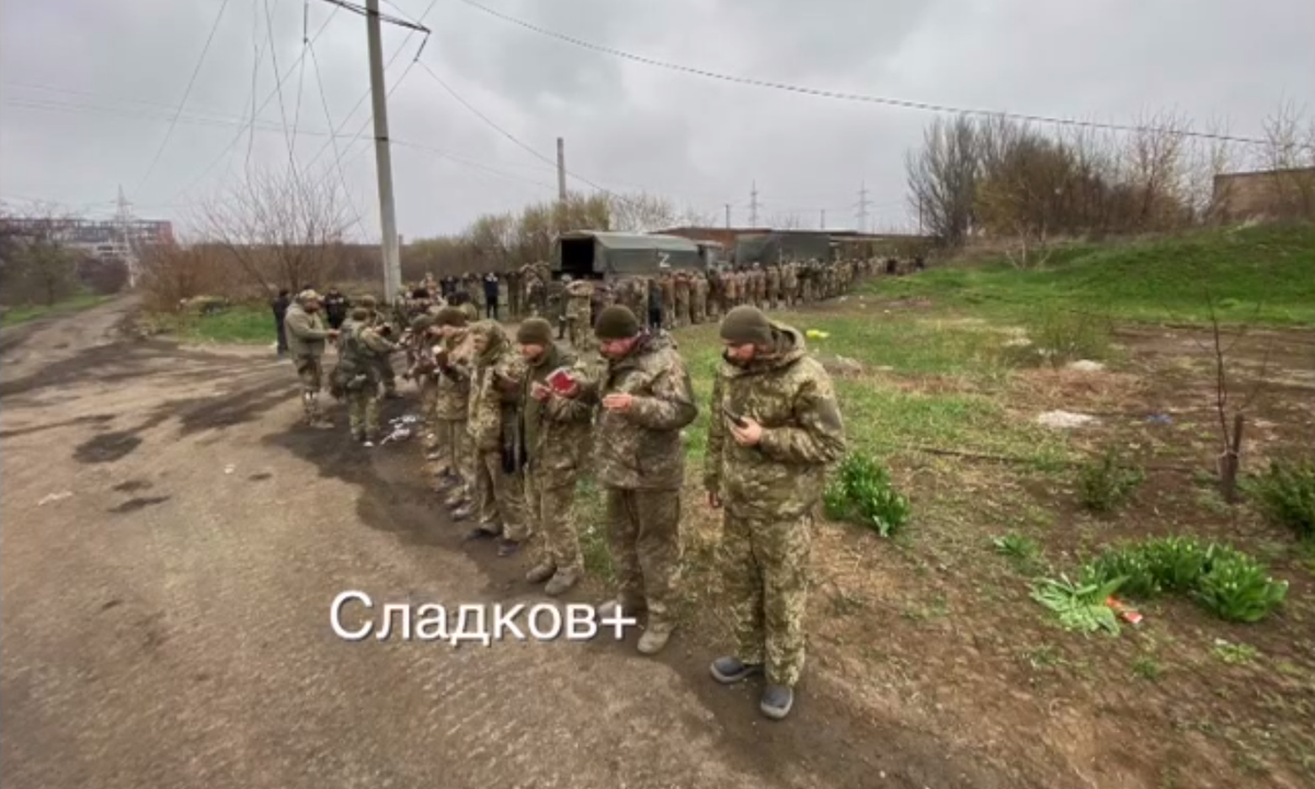 Якобы сотни взятых в плен украинских солдат