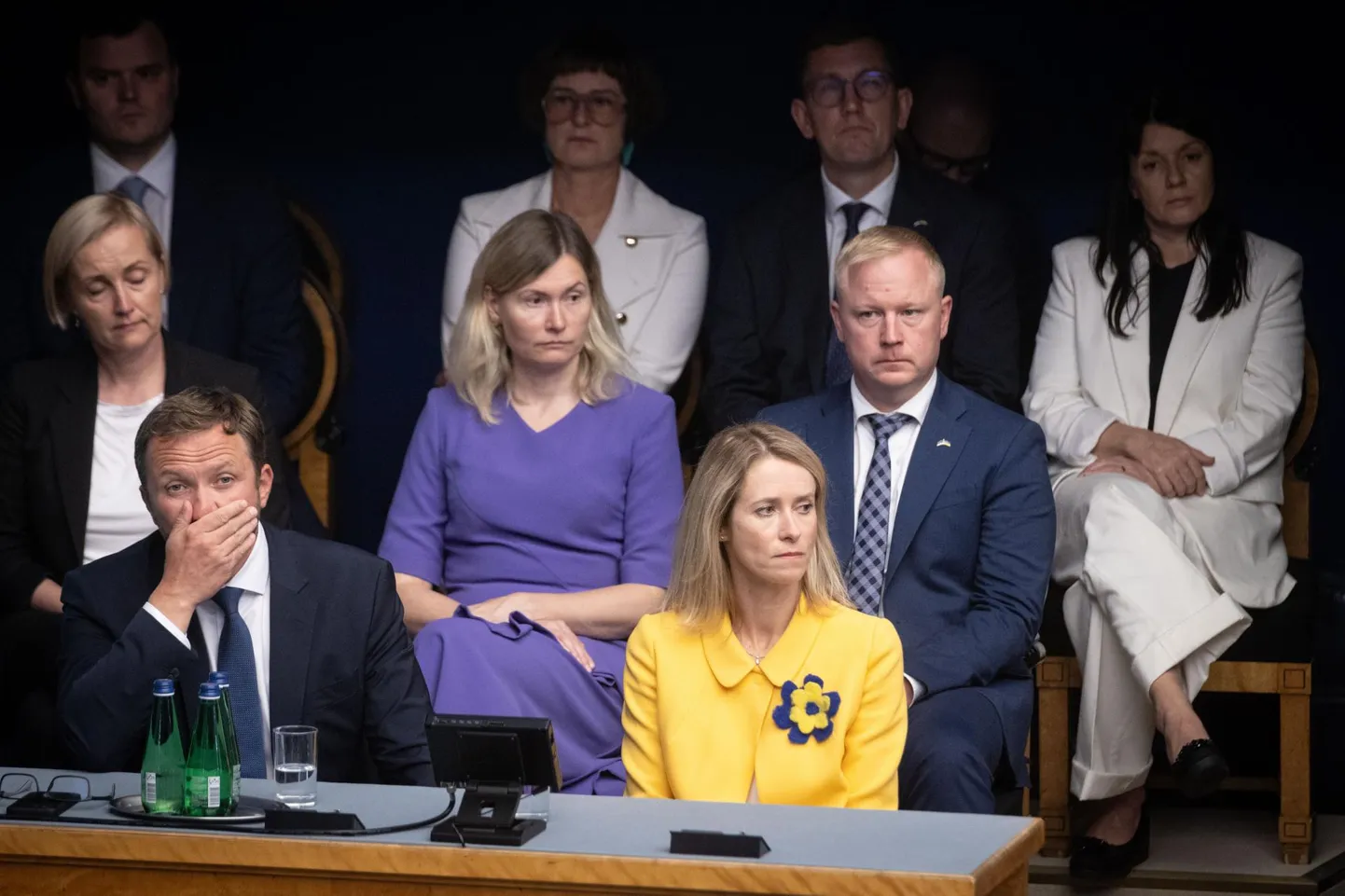 Kui avatseremoonia läbi sai, tuli peaminister Kaja Kallasel hakata vastama arupärimistele. Seda tuli tal teha tundide kaupa.