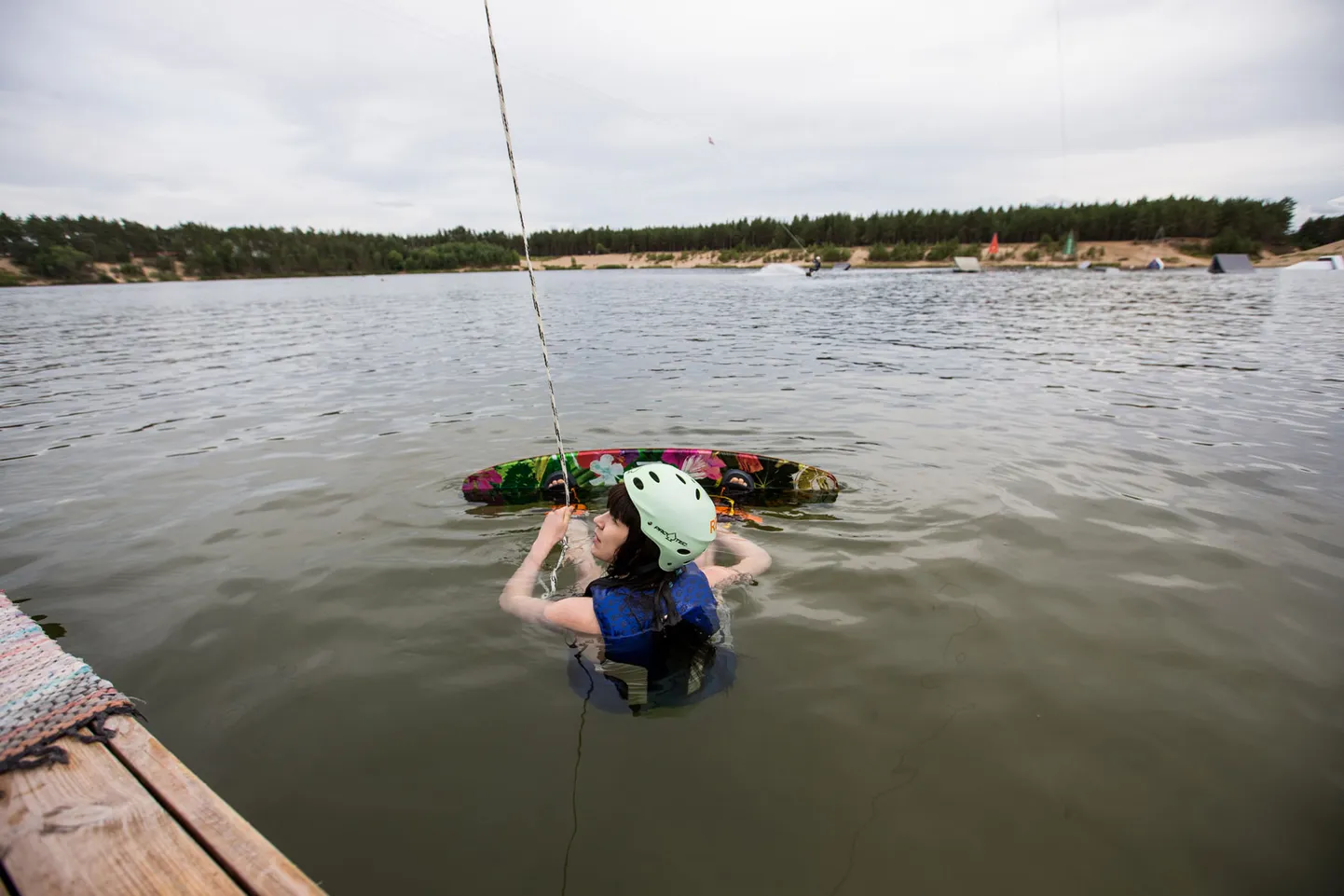 Mina esimese sõidu ootuses juhendaja õpetussõnu kuulamas.
