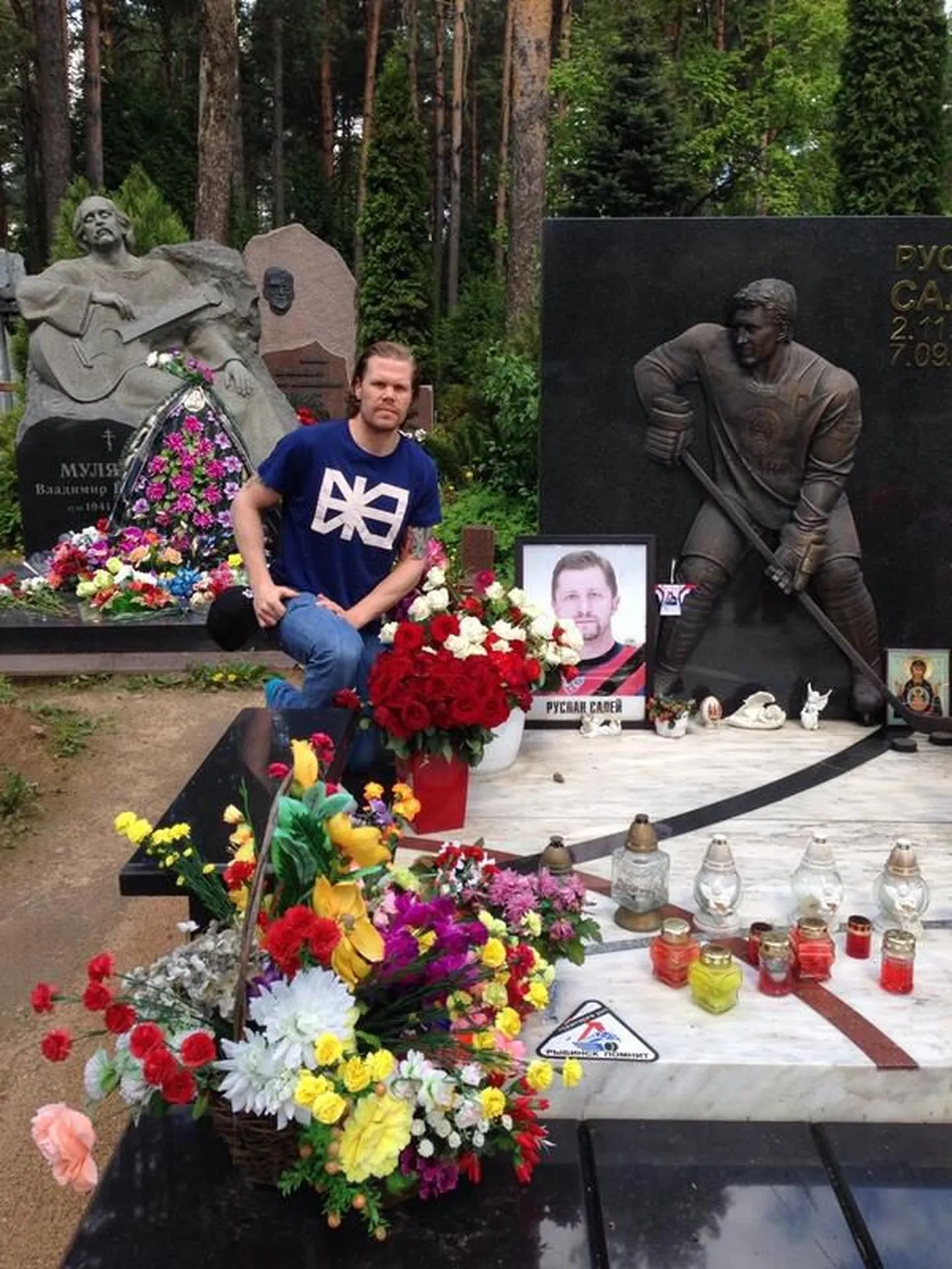 Olli Jokinen Ruslan Salei haual.
