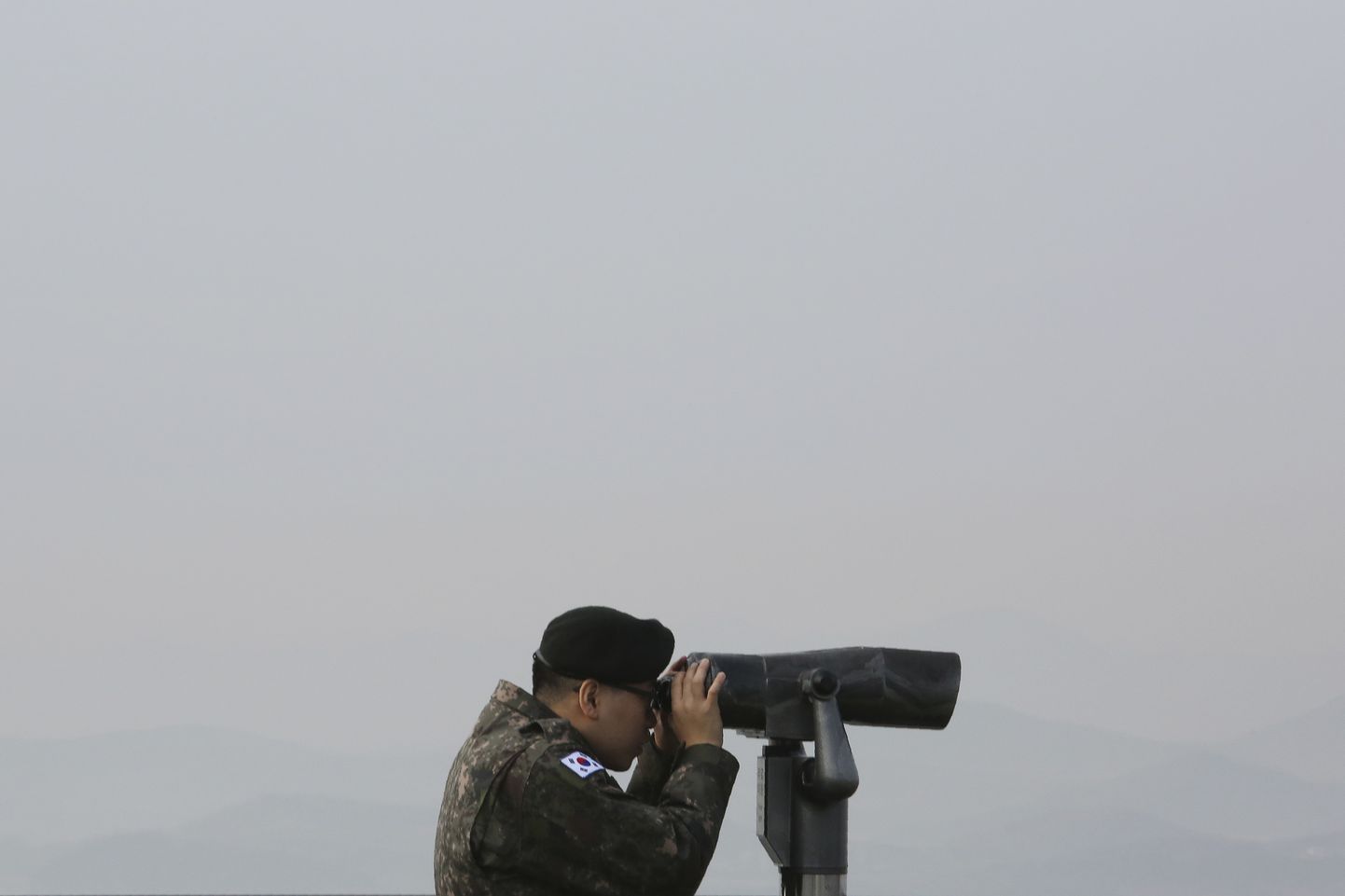 Lõuna-Korea sõdur piiril Põhja-Koreaga.