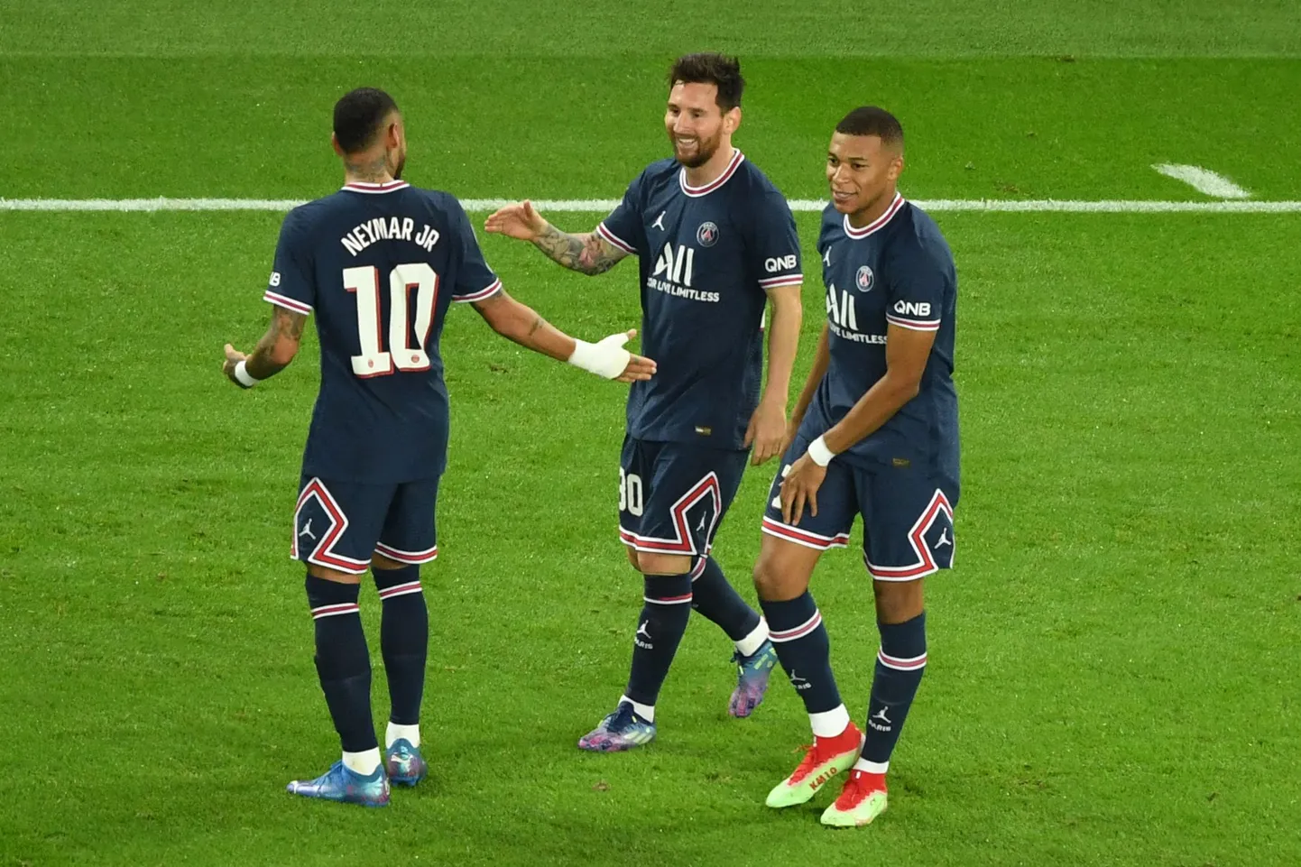 PSGS futbolisti Neimars, Lionels Mesi un Kiljans Mbapē