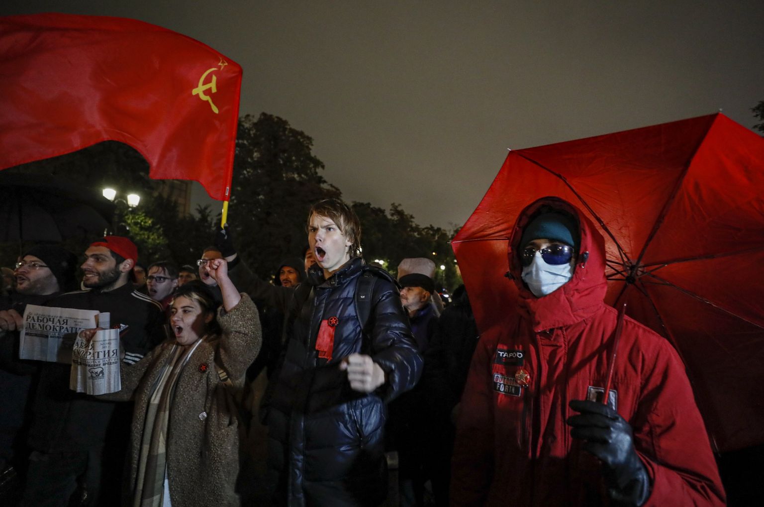 Pēc Komunistiskās partijas aicinājuma maskavieši pulcējas uz protestu