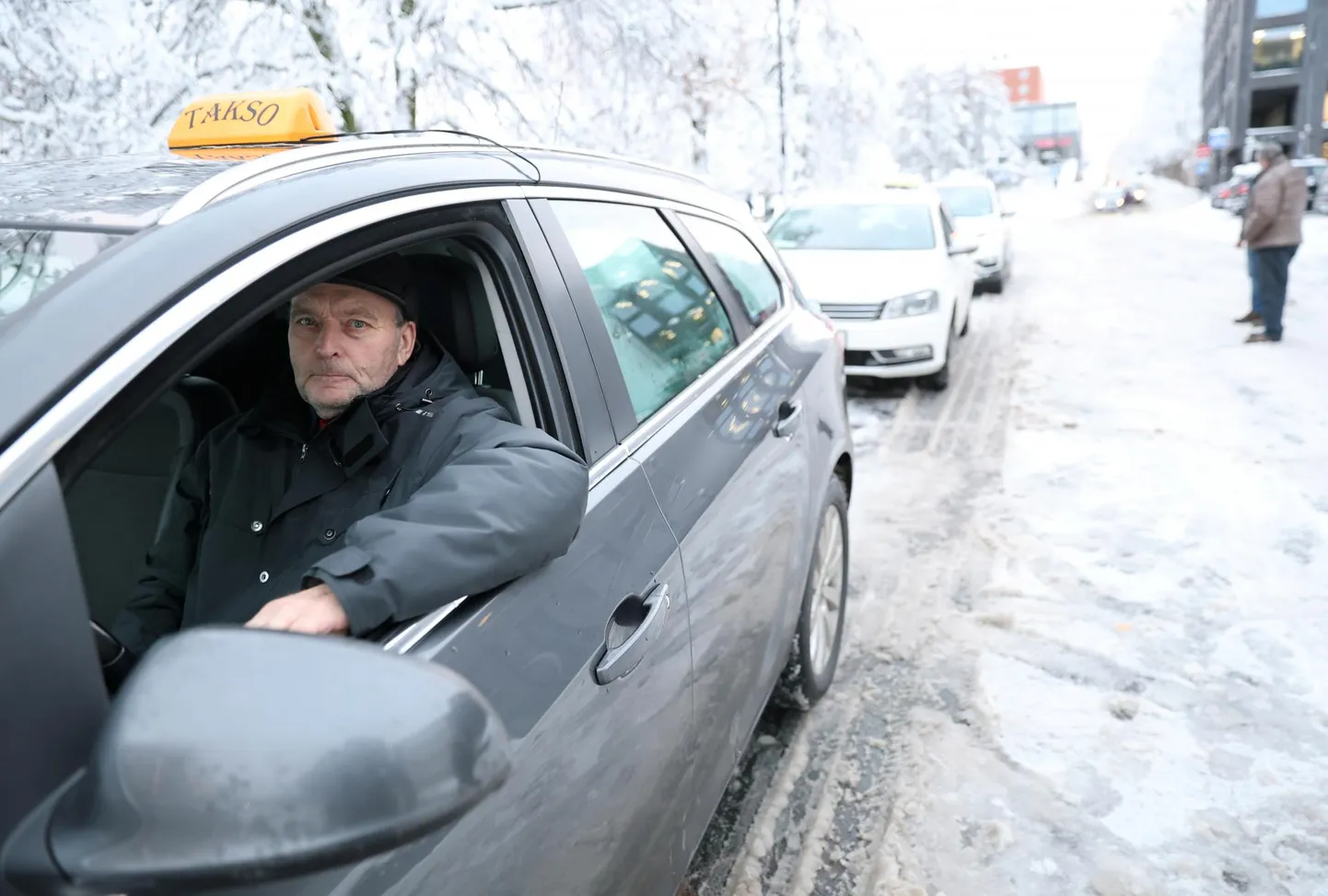 Teiste hulgas leiab Pärnumaal tööd taksojuht.