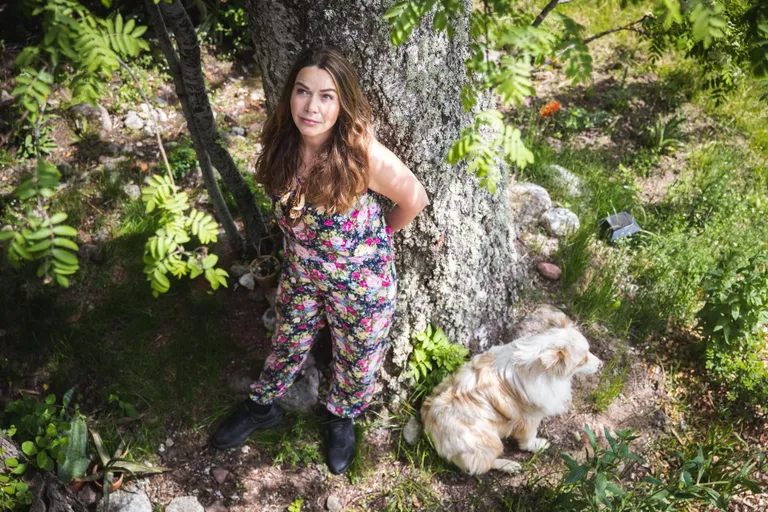 «Maal elamine tekitab teistmoodi perspektiivi: kärsitus peab üle minema. Hakkad asju vaatama aastate ja aastakümnete perspektiivis, eriti muidugi puid istutades.»