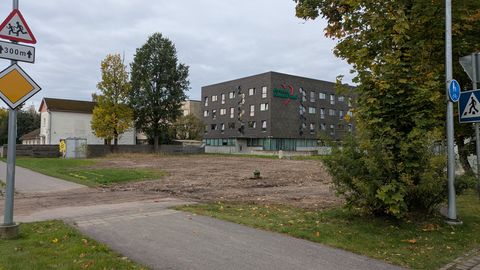 FOTOD ⟩ Tühi plats. Hoffmanni villa kadus igavikku