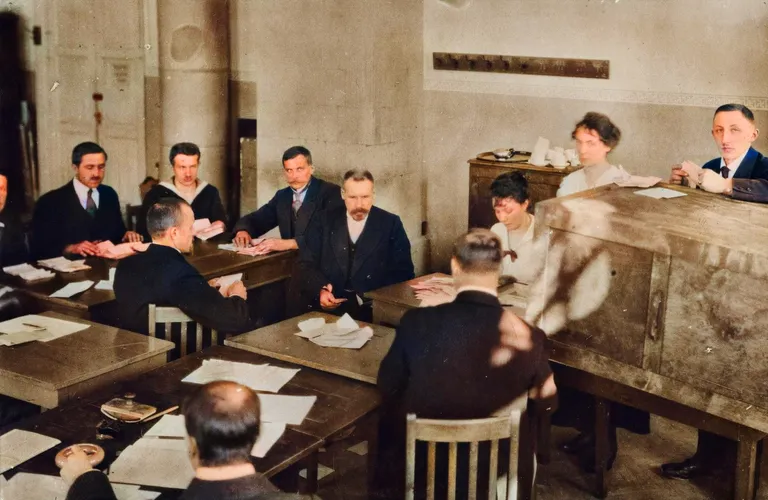1919. Asutava kogu valimine. Häälte lugemine. Koloreeritud pilt