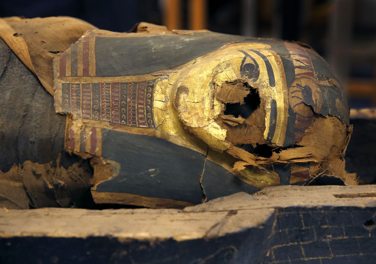 Ученые прочли скрытые письмена на древних мумиях.