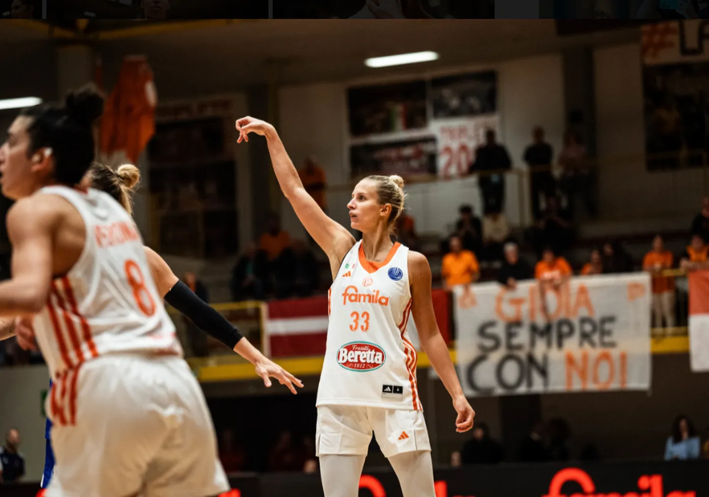 Latvijas basketboliste Kitija Laksa