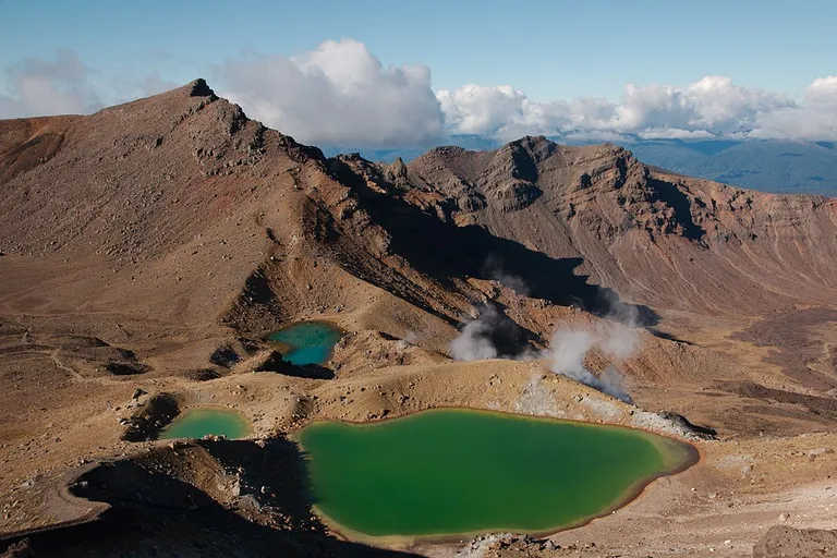 Tongariro Nacionālais parks Jaunzēlandes ziemeļu krastos