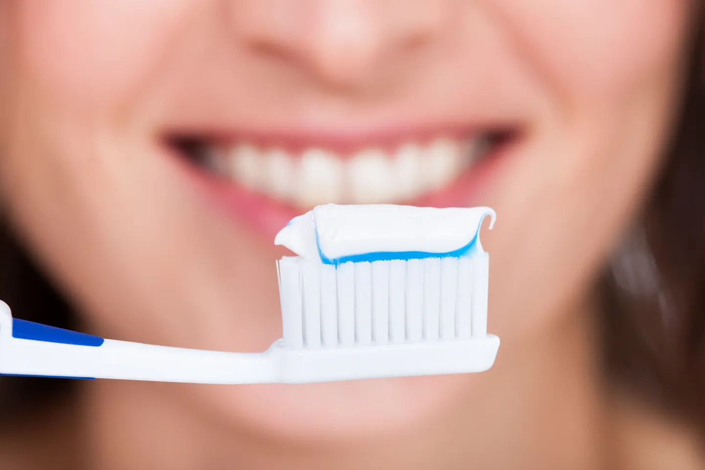 Valgendavat hambapastat ei tohiks kasutada pikema perioodi jooksul.