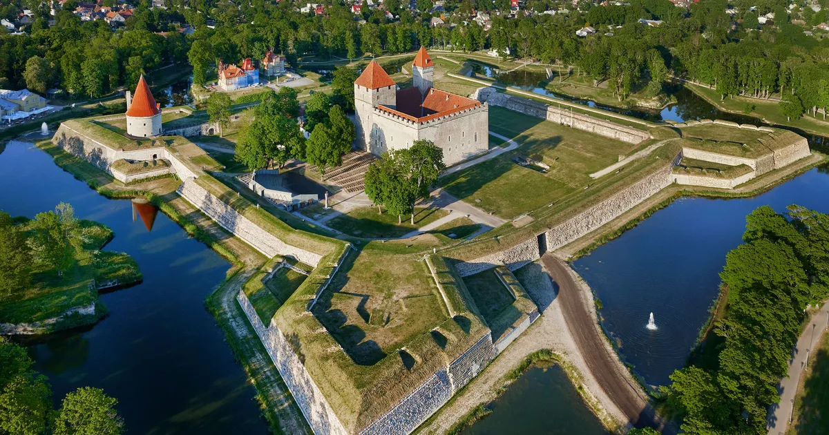 GREAT WORDMASTERS ⟩ Kuressaare Castle as a symbol of occupation and other pearls of the Riigikogu members